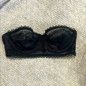 Black Lace strapless Victoria’s Secret Bra Unlined